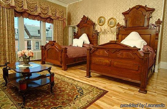 Halifax Waverley Inn Room photo